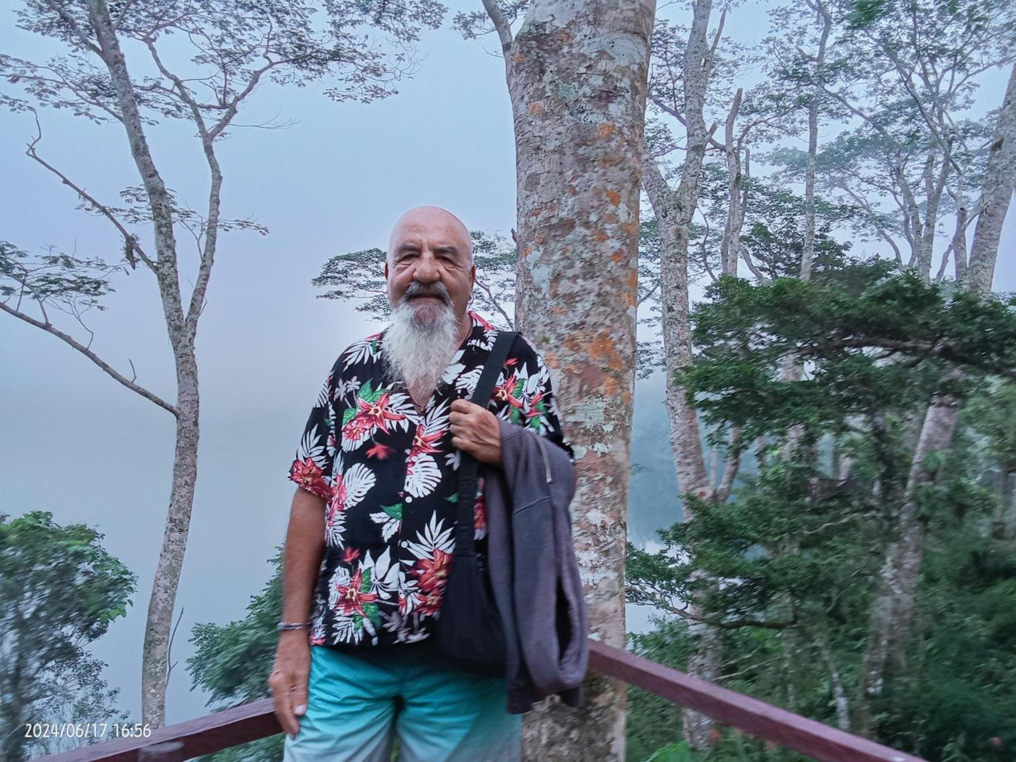 Petra Homestay Bangka Leda Рутенг Екстериор снимка