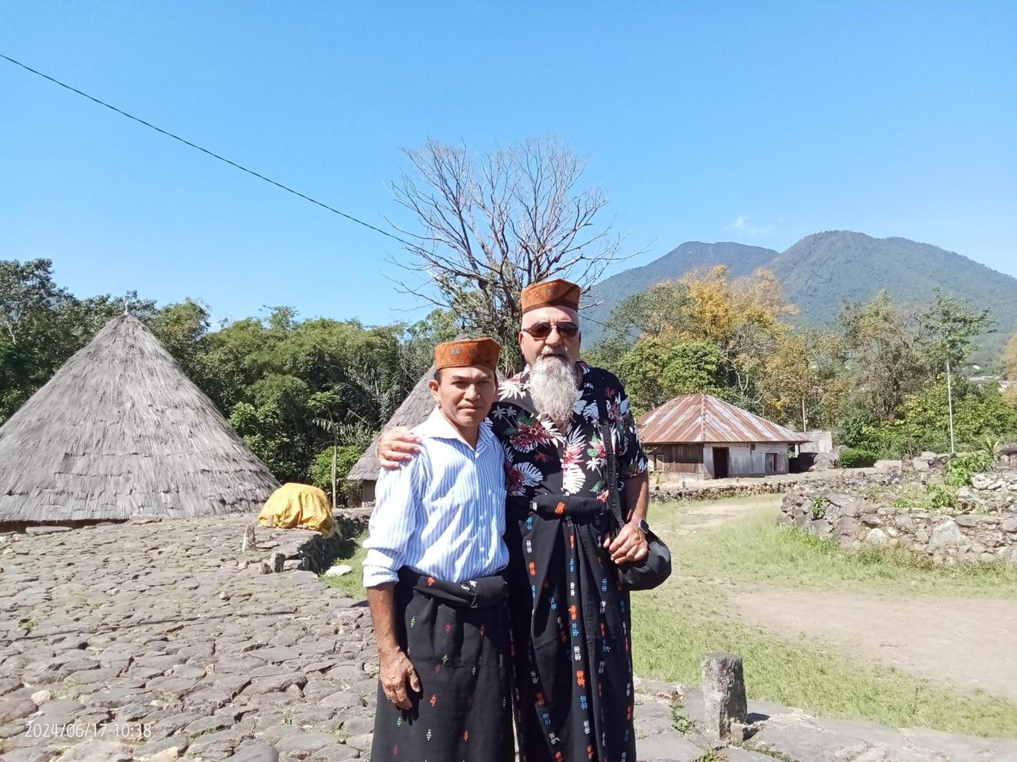 Petra Homestay Bangka Leda Рутенг Екстериор снимка