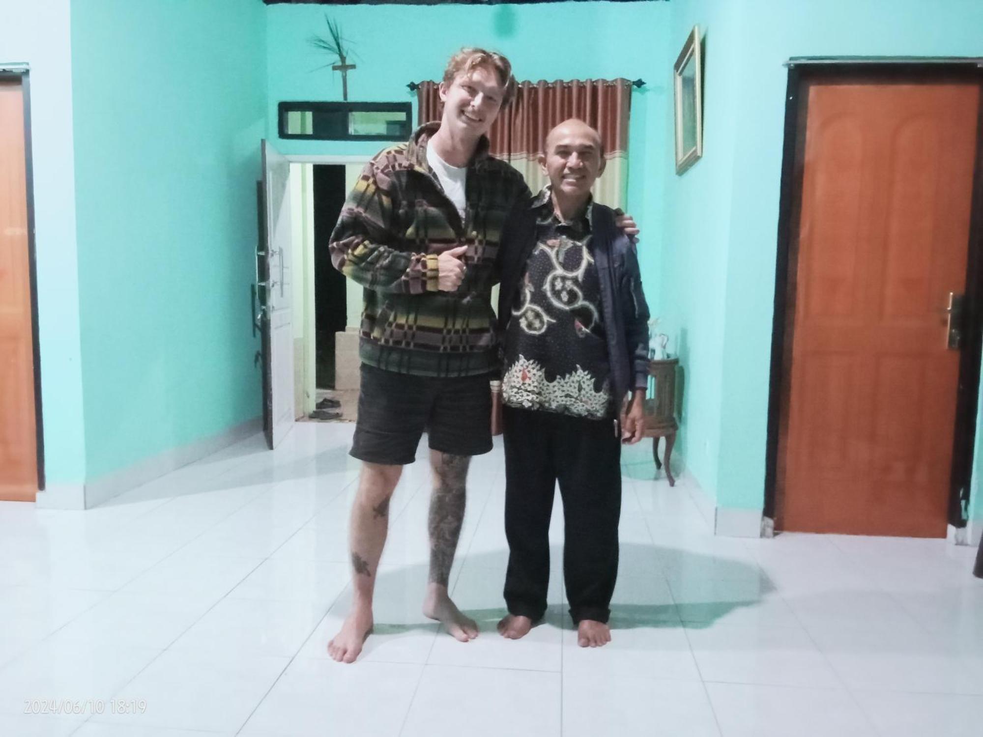 Petra Homestay Bangka Leda Рутенг Екстериор снимка