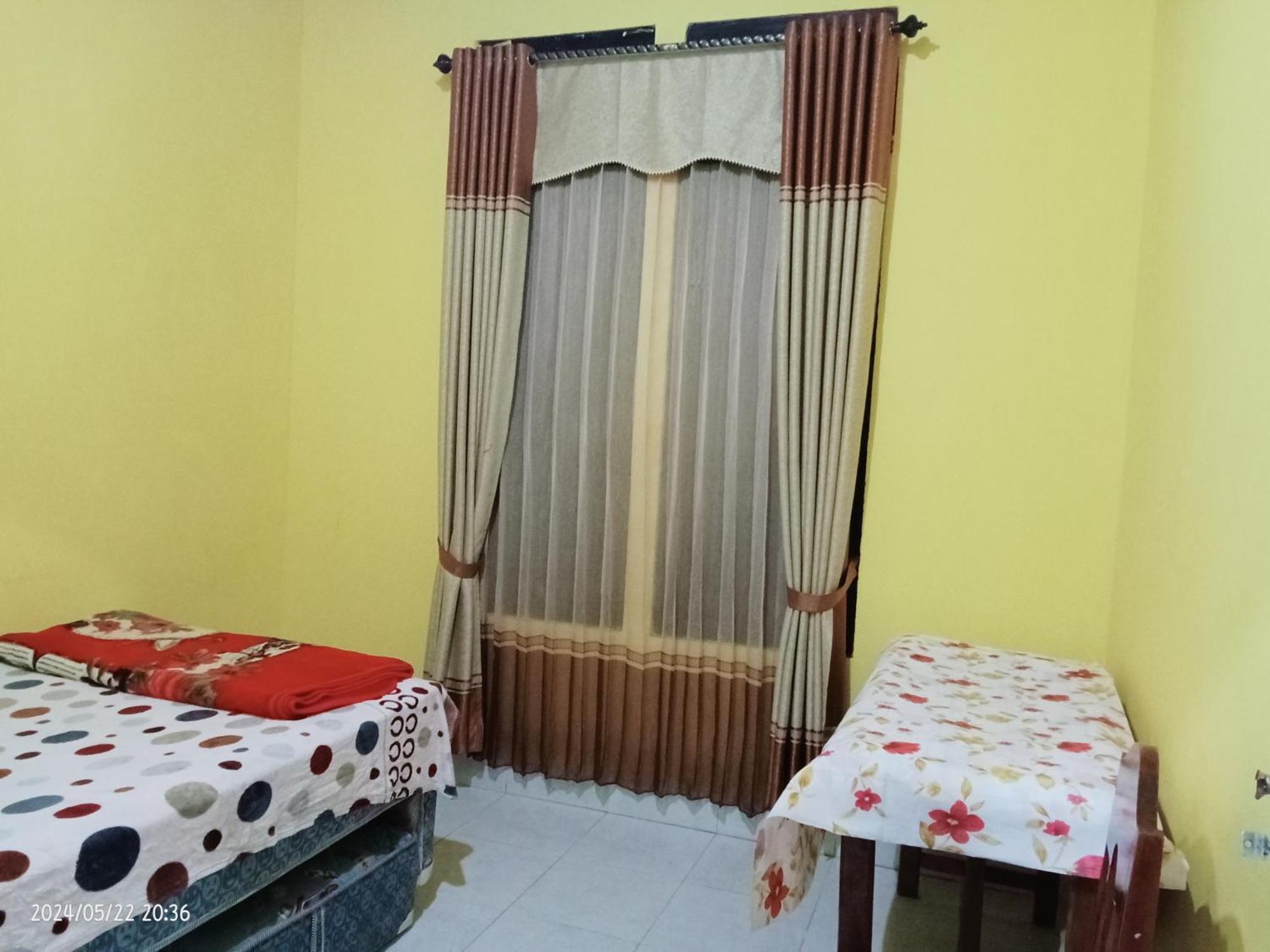 Petra Homestay Bangka Leda Рутенг Екстериор снимка