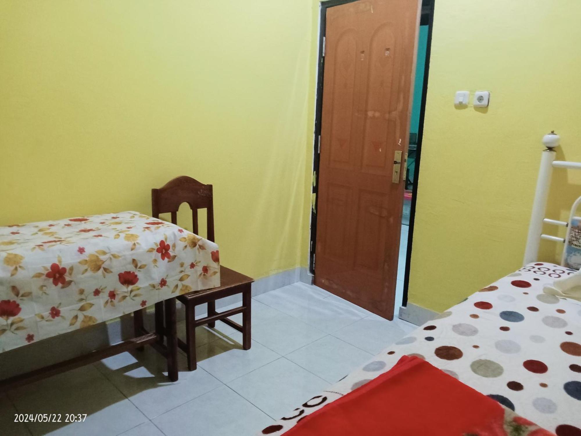 Petra Homestay Bangka Leda Рутенг Екстериор снимка