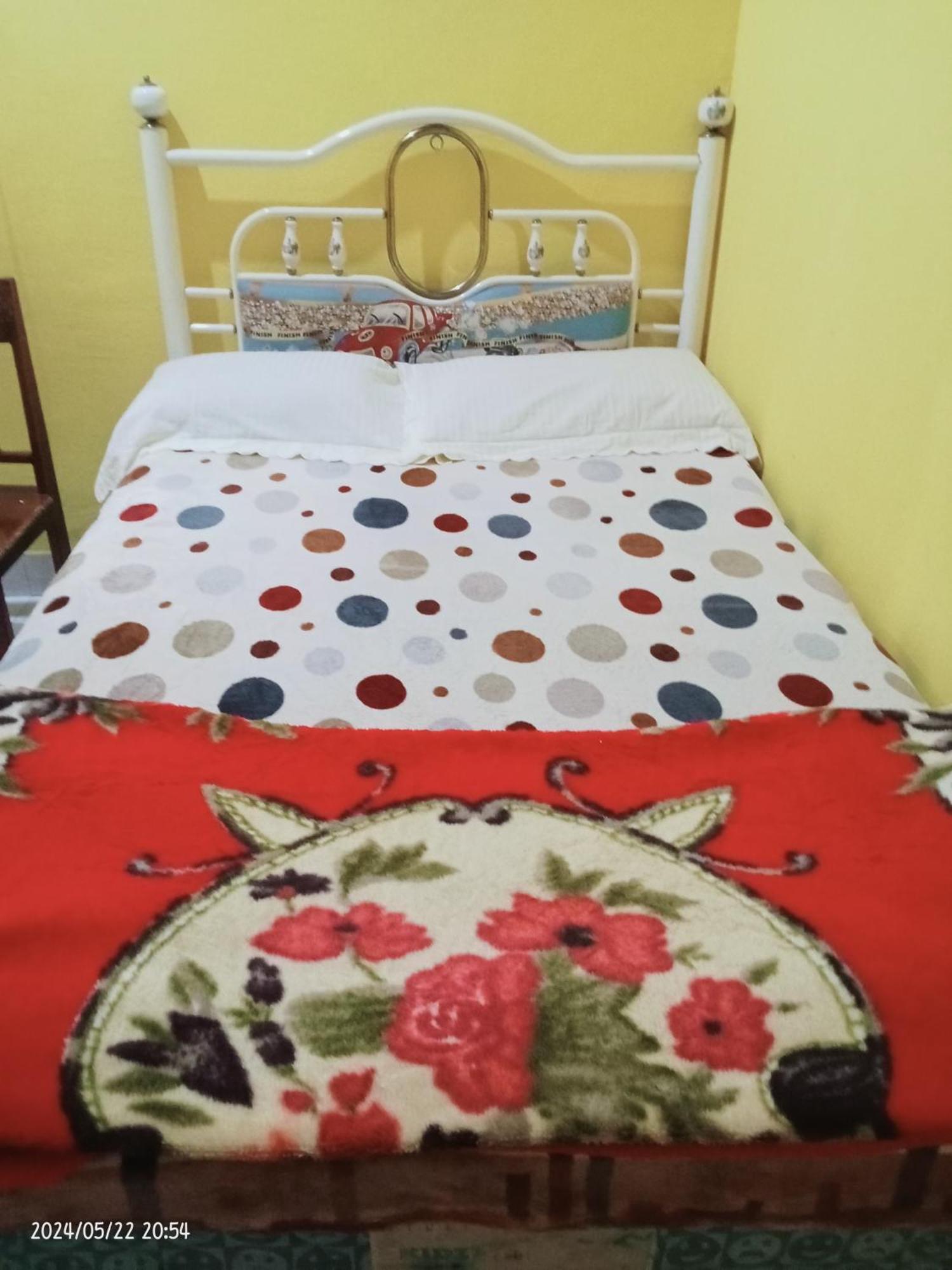 Petra Homestay Bangka Leda Рутенг Екстериор снимка