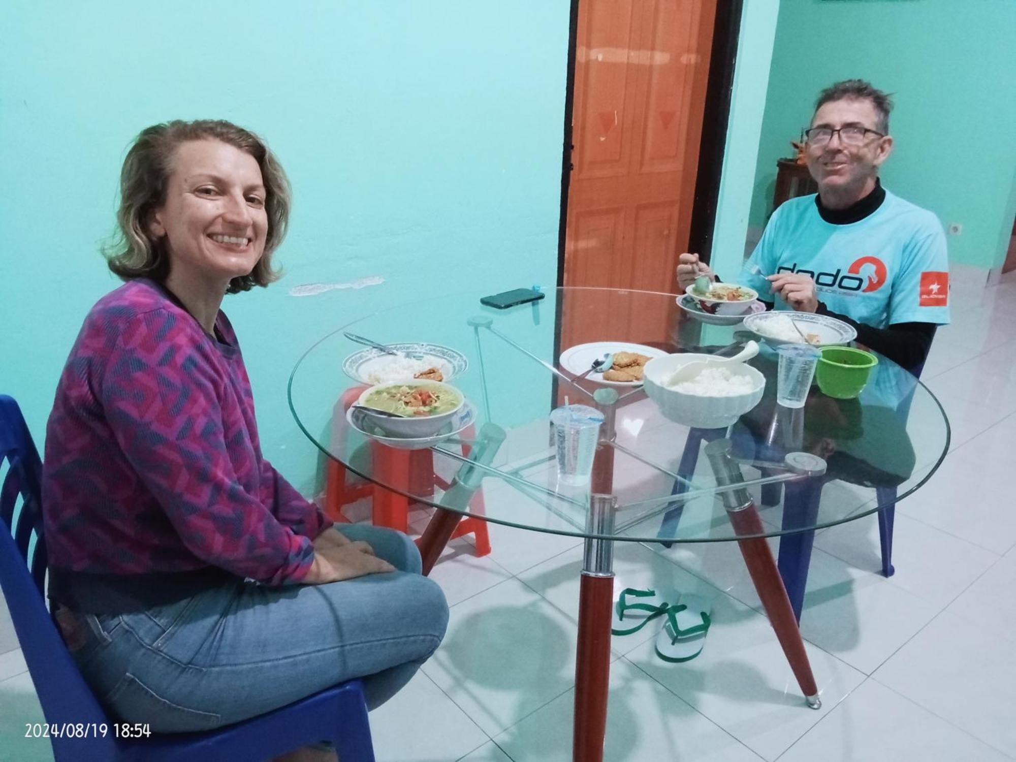 Petra Homestay Bangka Leda Рутенг Екстериор снимка