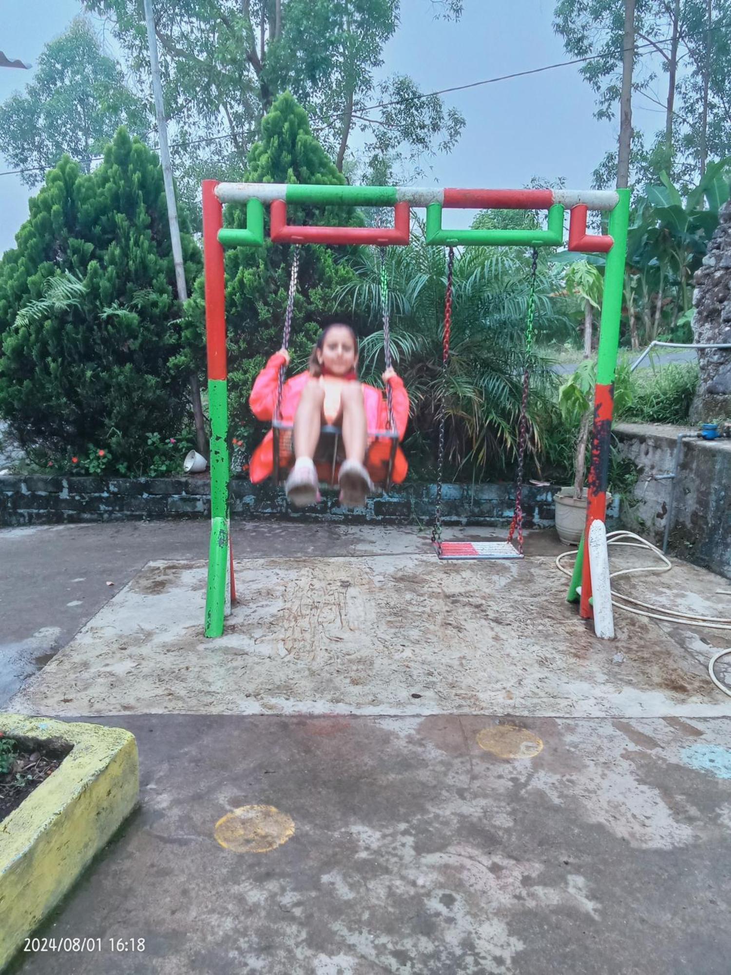 Petra Homestay Bangka Leda Рутенг Екстериор снимка
