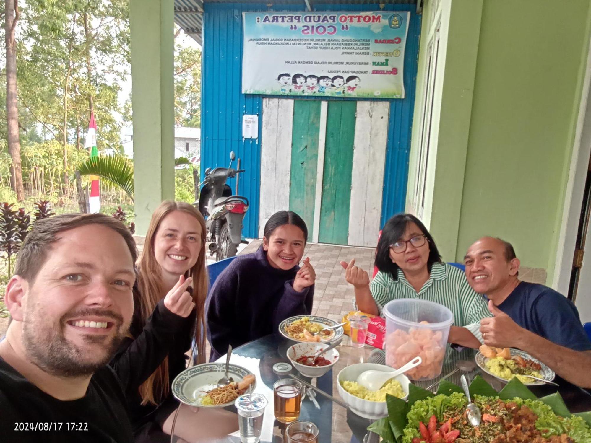 Petra Homestay Bangka Leda Рутенг Екстериор снимка