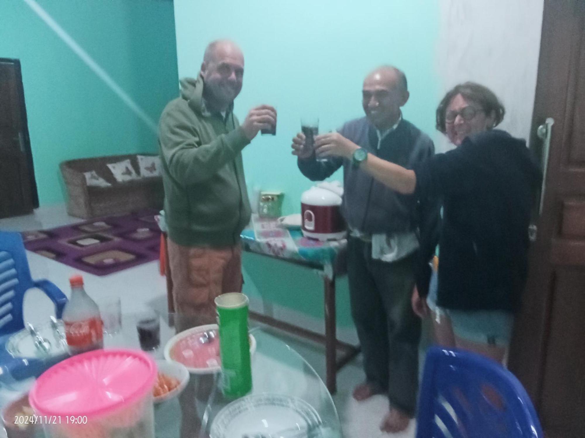 Petra Homestay Bangka Leda Рутенг Екстериор снимка