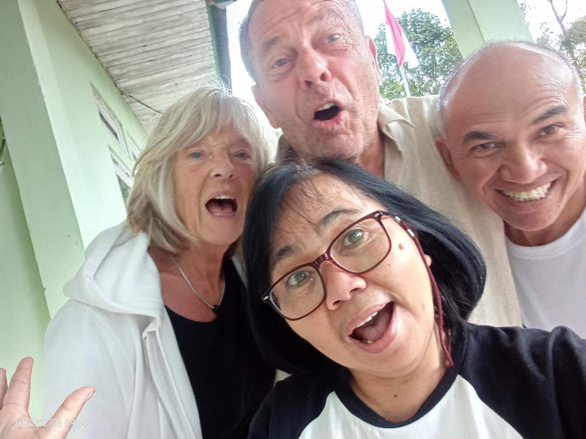 Petra Homestay Bangka Leda Рутенг Екстериор снимка