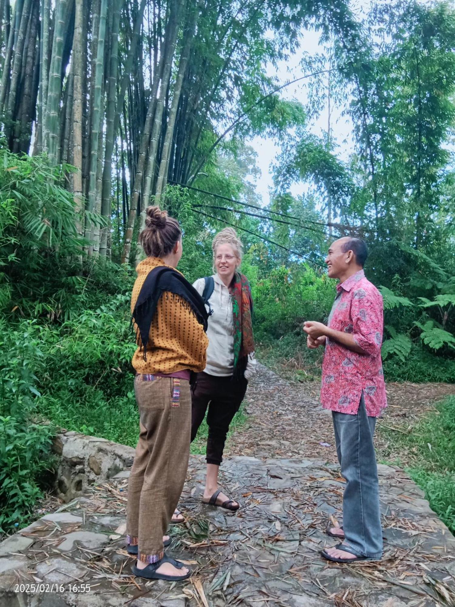 Petra Homestay Bangka Leda Рутенг Екстериор снимка