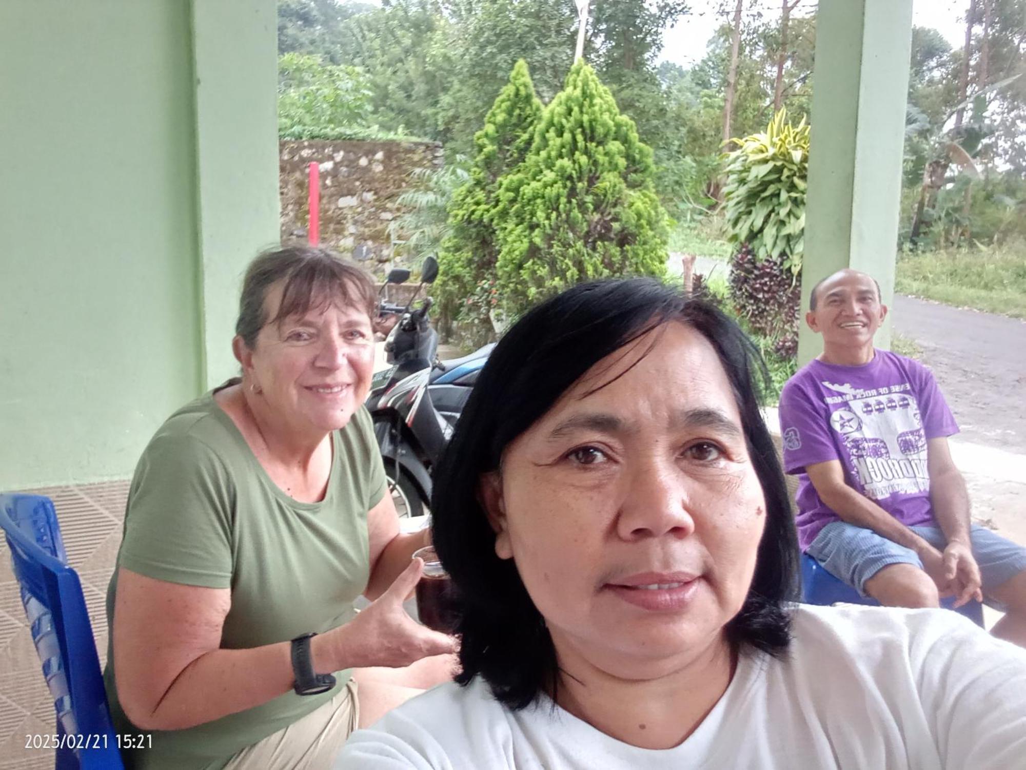 Petra Homestay Bangka Leda Рутенг Екстериор снимка